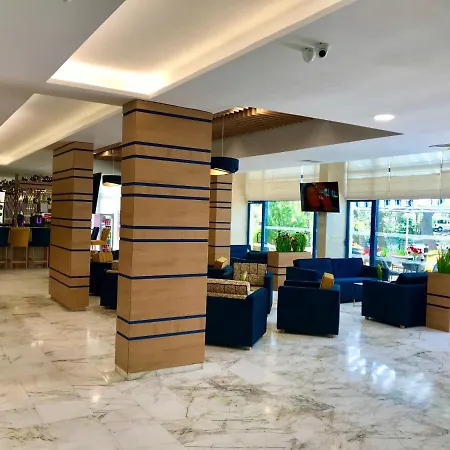 假日公园酒店 - 全包 4*