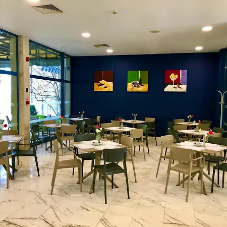 假日公园酒店 - 全包 4*